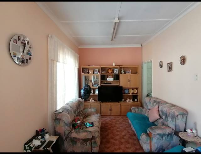 3 BEDROOM FREESTANDING SOLD IN STILFONTEIN EXT 3
